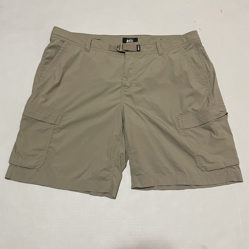 REI Co-op Shorts Womens Size 16 X 9 Beige Nylon Relaxed Fit Cargo Pockets Khaki